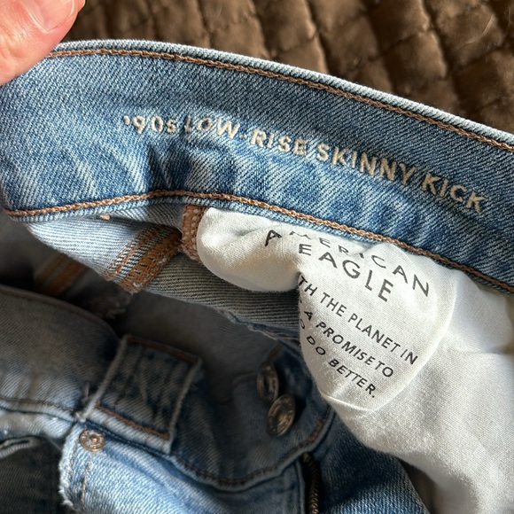 AE 90’s Low Rise Skinny Kick Jeans. Size 6 - Picture 5 of 10